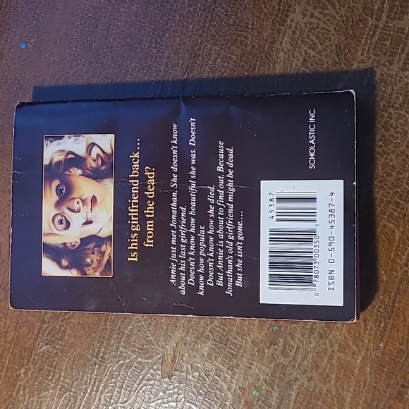 1993 Scholastic R.L. Stine's The Dead Girlfriend - Picture 2 of 6